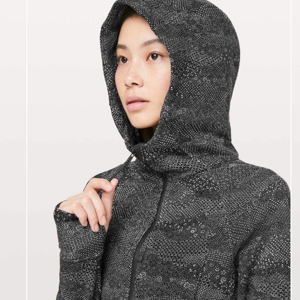 Lululemon | Scuba Hoodie in Meisai White Black Size 6
